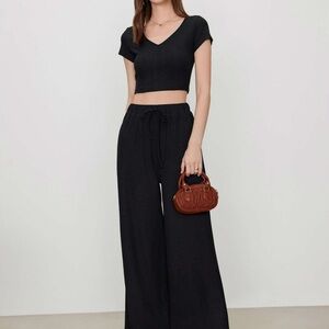 V-NECK SHORT SLEEVE CROP TEE & KNOTTED WIDE LEG PANTS SET Cc1 and ci2